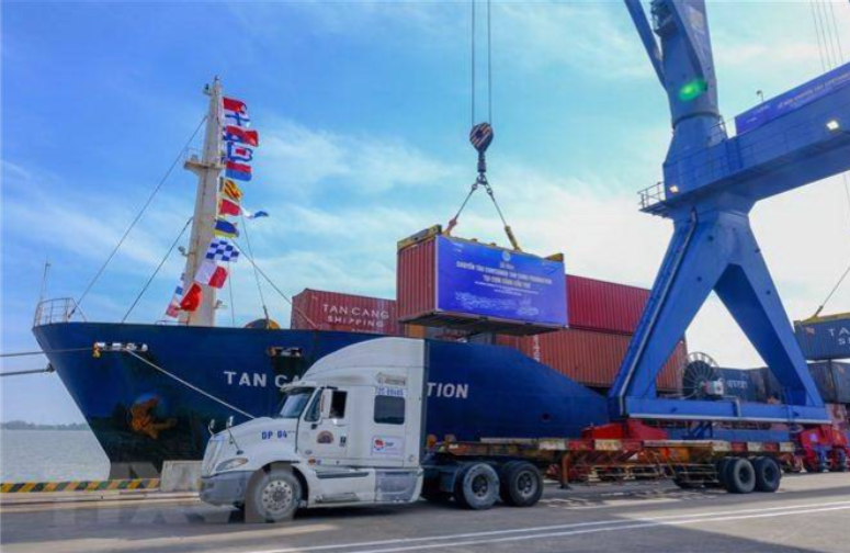 Cảng Cần Thơ mở cửa ngõ logistics mới sang Tây Nam Trung Quốc